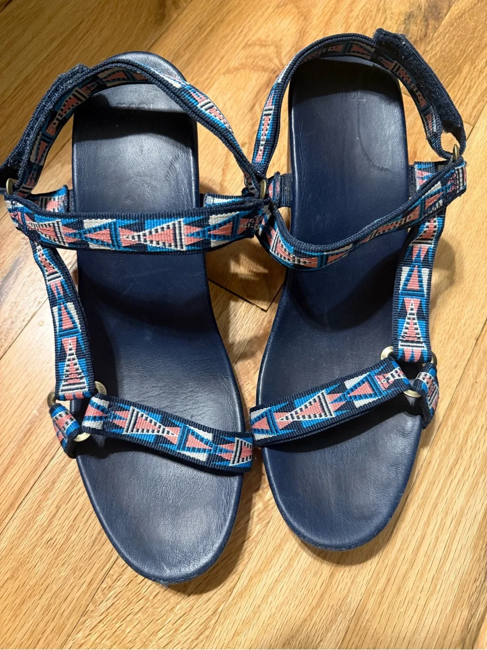 Teva Women’s Arabelle Wedge Sandals Blue Geometric Size 9.5 EUC